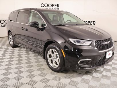 Used 2024 Chrysler Pacifica Limited