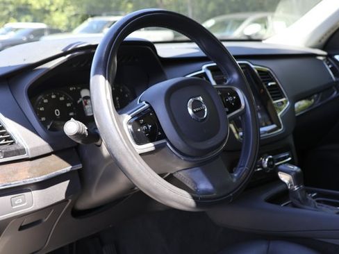 Used 2018 Volvo XC90 T6 Momentum w/ Convenience Package AWD/4WD image 12