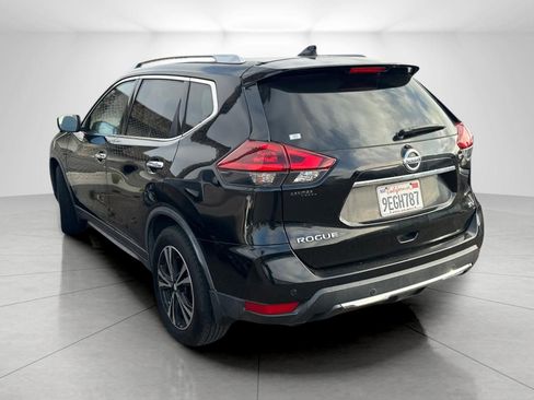 Used 2020 Nissan Rogue SV w/ Premium Package image 4