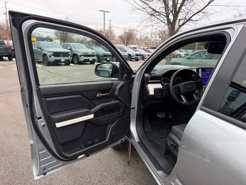 Used 2024 Toyota Tacoma TRD Sport image 10