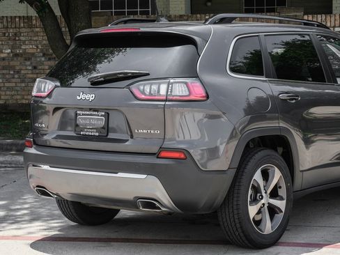Used 2022 Jeep Cherokee Limited AWD/4WD image 17