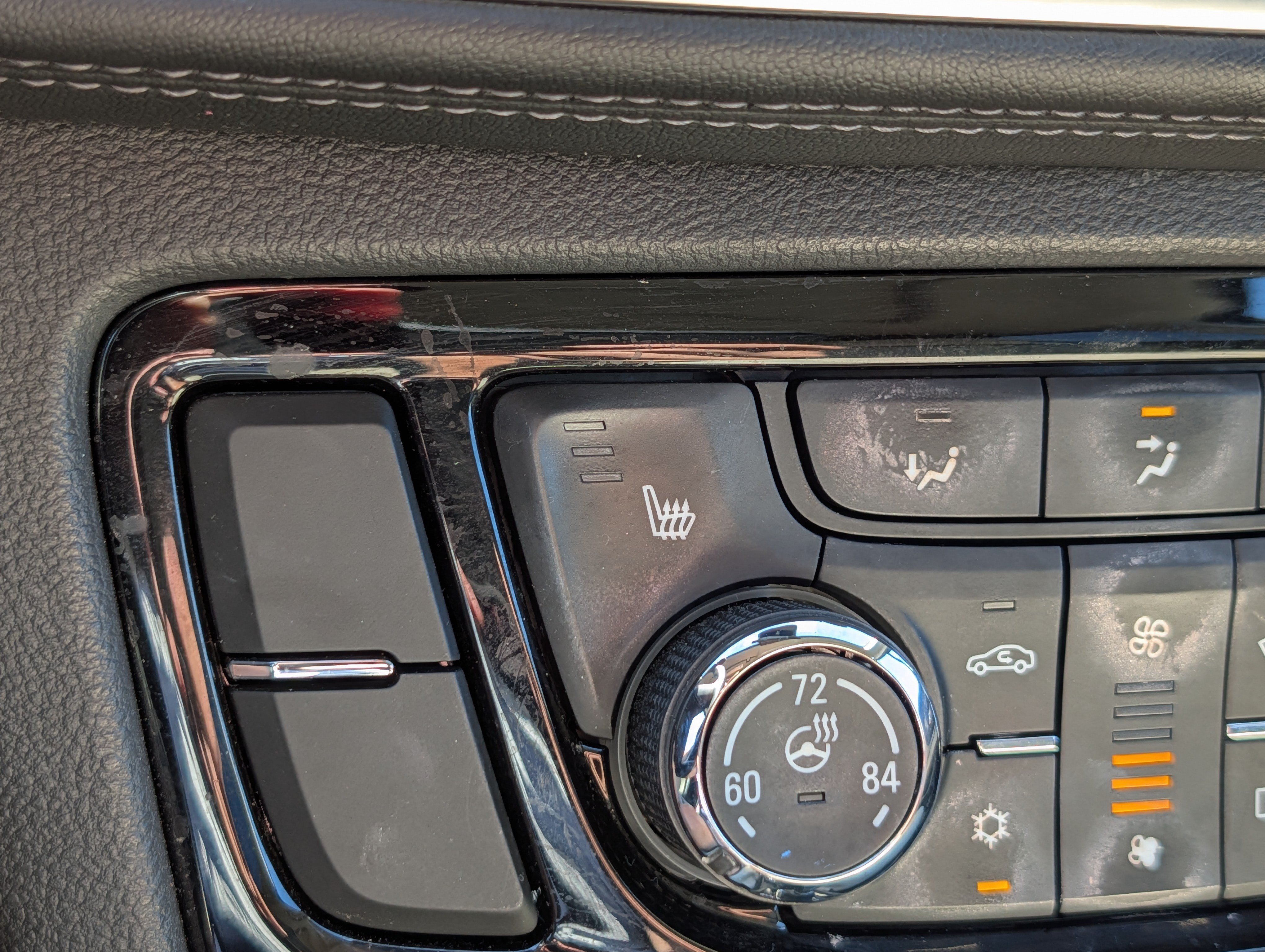 Used 2017 Buick Encore Essence w/ Experience Buick Package AWD/4WD image 28