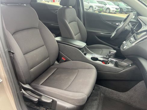 Used 2023 Chevrolet Malibu LT image 15