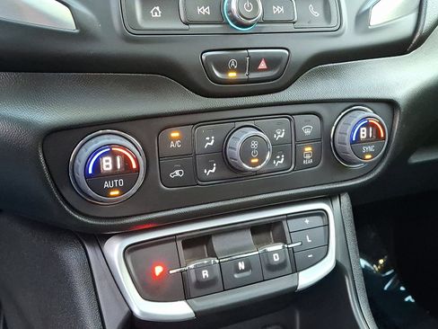 Certified 2022 GMC Terrain SLE w/ Driver Convenience Package image 23