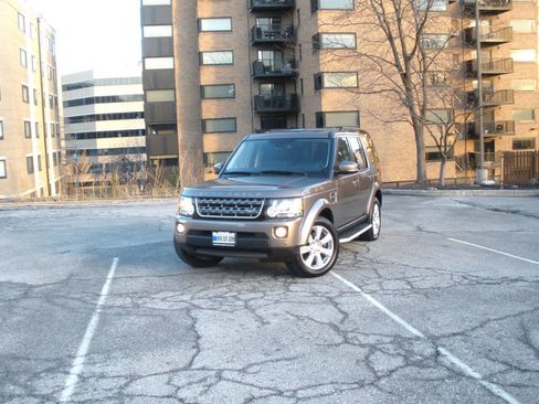 Used 2015 Land Rover LR4 HSE image 17
