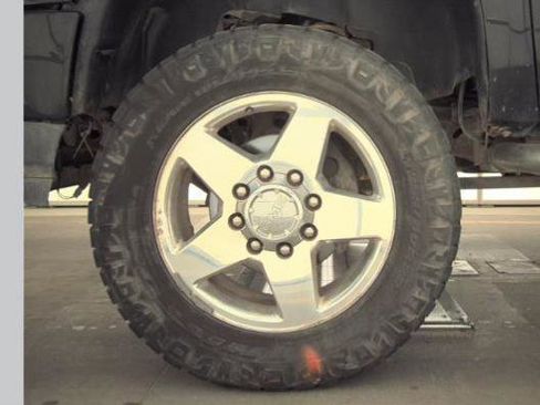 Used 2011 GMC Sierra 2500 Denali w/ Suspension Package, Off-Road image 7