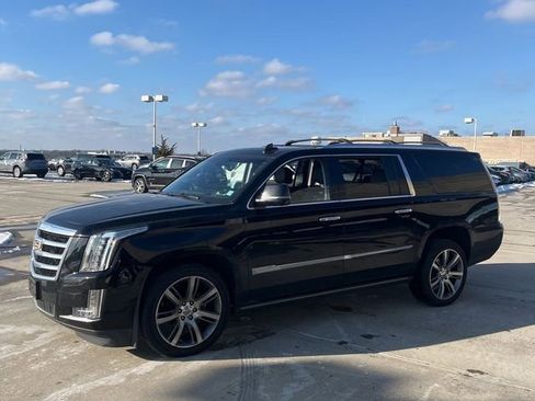 Used 2015 Cadillac Escalade ESV Premium image 4