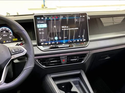 New 2026 Volkswagen Tiguan SE R-Line image 9