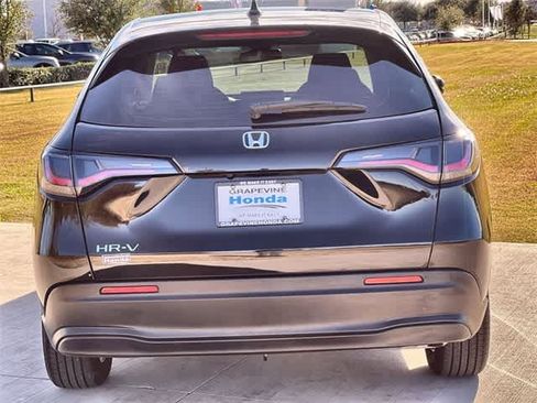 Certified 2025 Honda HR-V LX image 6