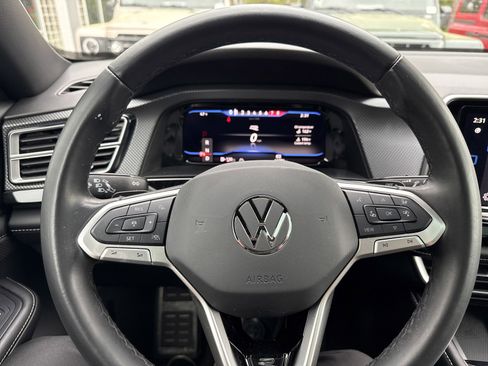Used 2024 Volkswagen Atlas Cross Sport SEL R-Line image 18
