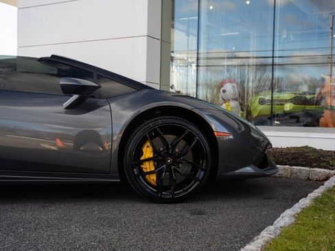 Used 2016 Lamborghini Huracan LP 610-4 image 8