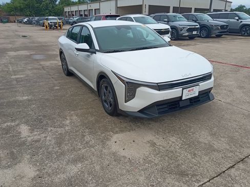 Used 2025 Kia K4 FWD image 6