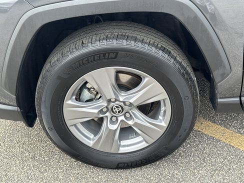 Used 2022 Toyota RAV4 LE image 11