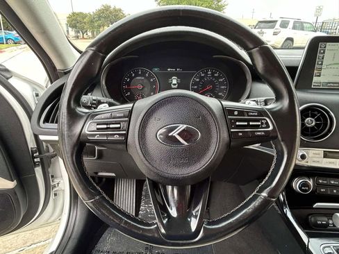 Used 2018 Kia Stinger Premium image 13