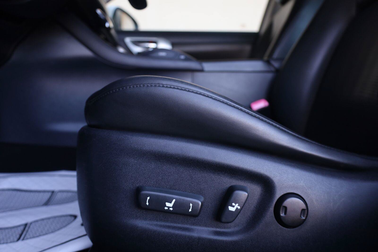 Used 2011 Lexus CT 200h Premium w/ Premium Audio Pkg FWD image 19