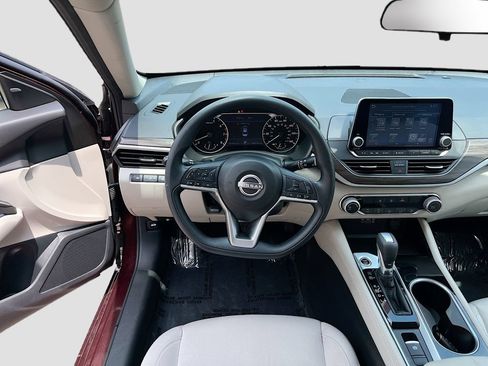 Used 2023 Nissan Altima 2.5 SV AWD/4WD image 21