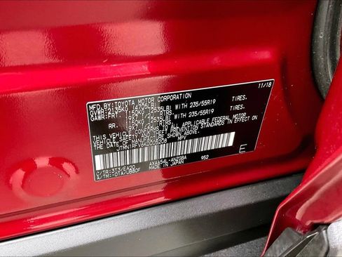 Used 2019 Toyota RAV4 Limited w/ Advanced Technology Package AWD/4WD image 19