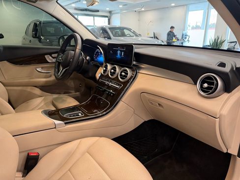 Used 2020 Mercedes-Benz GLC 300 4MATIC image 7