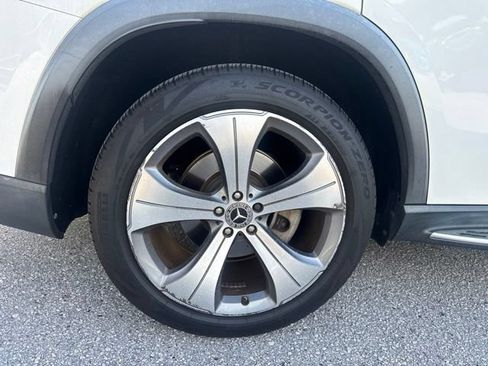Used 2021 Mercedes-Benz GLS 450 4MATIC image 16