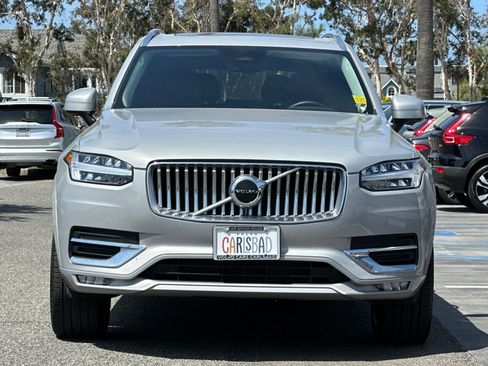 Certified 2025 Volvo XC90 B5 Core AWD/4WD image 9