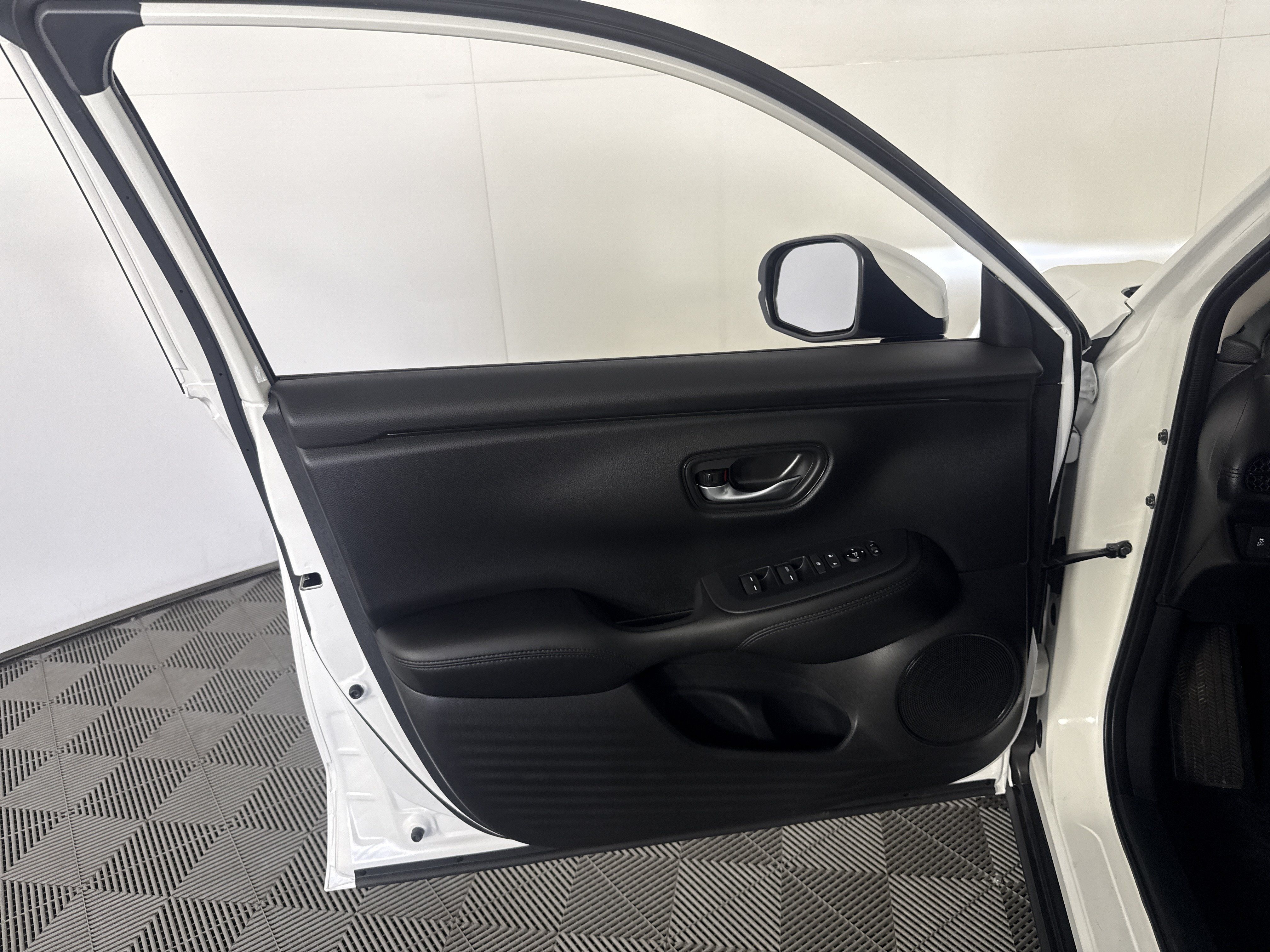 Certified 2026 Honda HR-V LX image 23