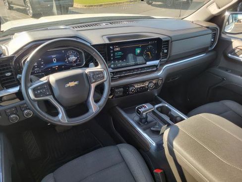 Used 2023 Chevrolet Silverado 1500 LT w/ Z71 Off-Road Package AWD/4WD image 21