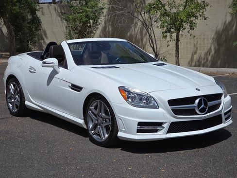 Used 2016 Mercedes-Benz SLK 350 image 2