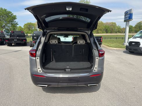 Used 2019 Buick Enclave Essence AWD/4WD image 23