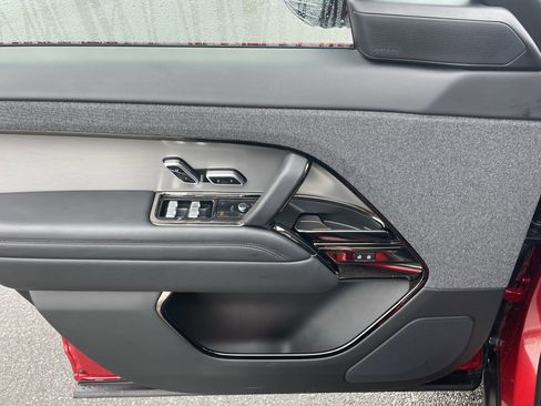 Used 2024 Land Rover Range Rover Sport Dynamic SE image 12