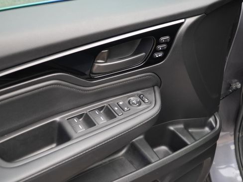 Used 2025 Honda Odyssey Touring image 13
