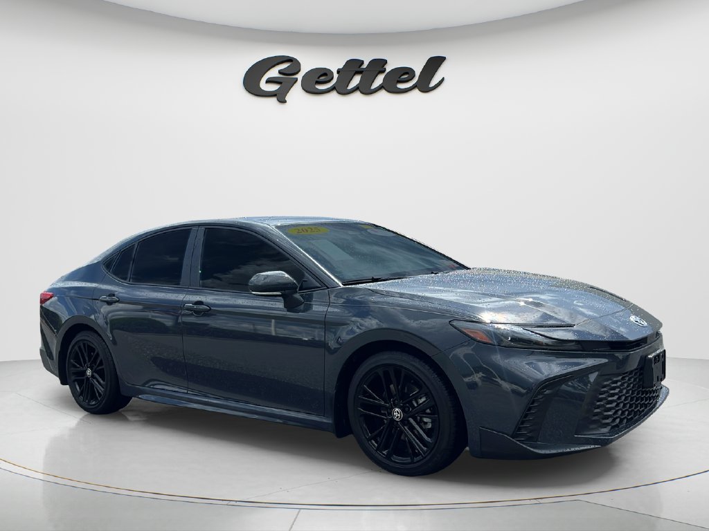 Used 2025 Toyota Camry LE FWD image 3
