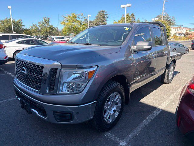 Used 2018 Nissan Titan SV w/ SV Convenience Package AWD/4WD image 14