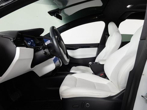 Used 2020 Tesla Model X Long Range image 15