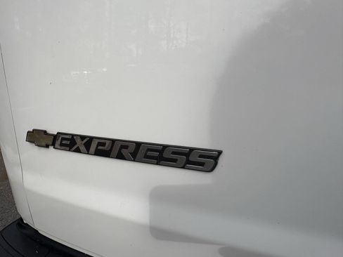Used 2019 Chevrolet Express 2500 w/ Driver Convenience Package image 11