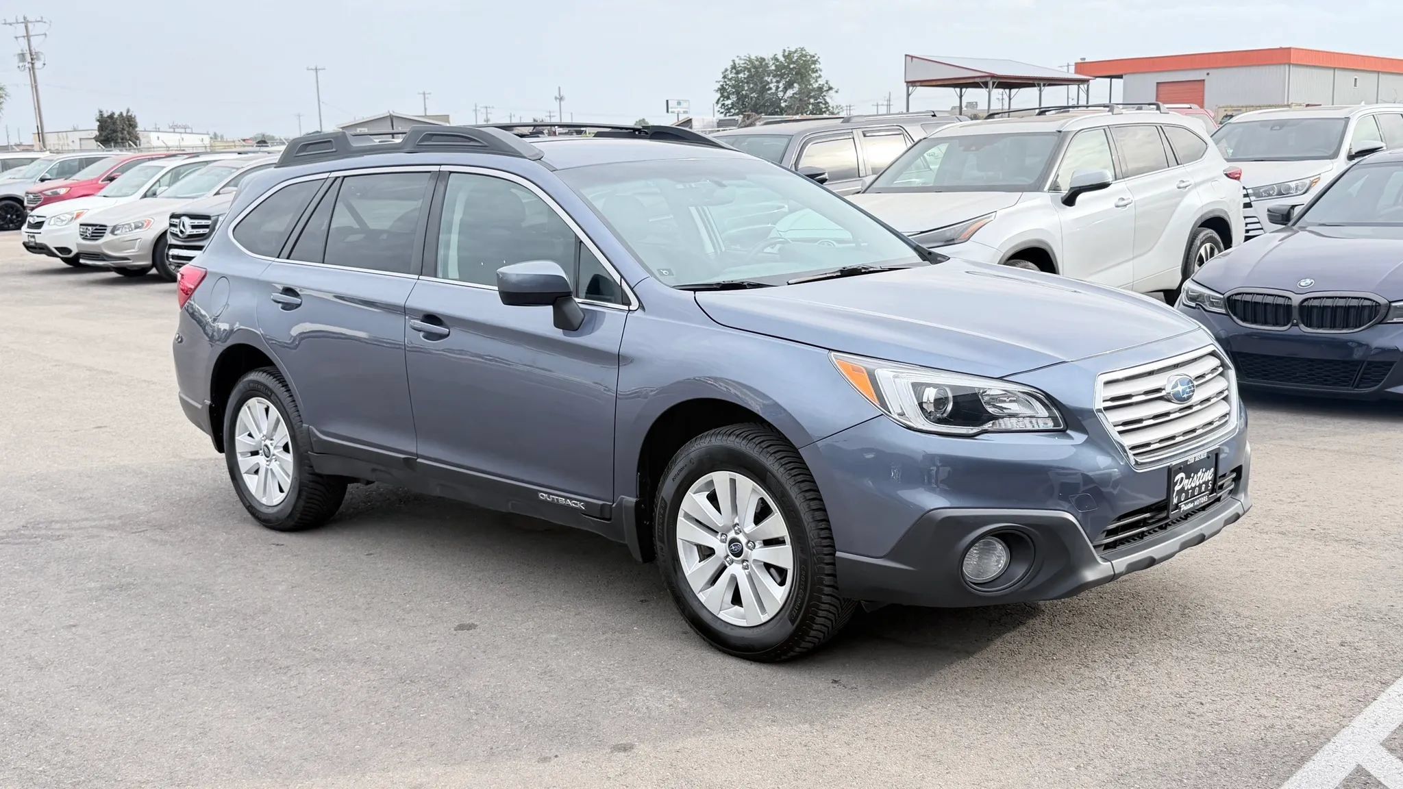 Used 2017 Subaru Outback 2.5i Premium w/ Popular Package #2 AWD/4WD image 4