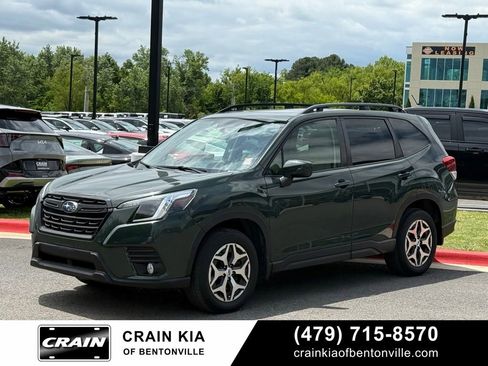 Used 2023 Subaru Forester Premium AWD/4WD image 3