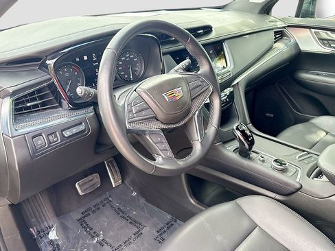 Used 2024 Cadillac XT5 Sportv w/ Technology Package AWD/4WD image 9