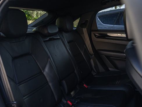 Used 2022 Porsche Cayenne Coupe image 24