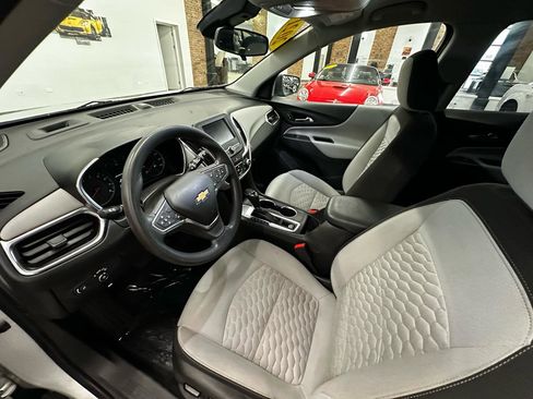 Used 2021 Chevrolet Equinox LS w/ LS Convenience Package image 10