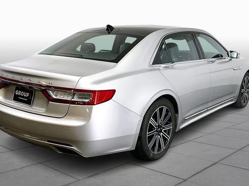 Used 2018 Lincoln Continental Reserve w/ Continental Climate Package image 12