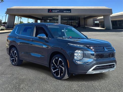 New 2025 Mitsubishi Outlander SE image 4