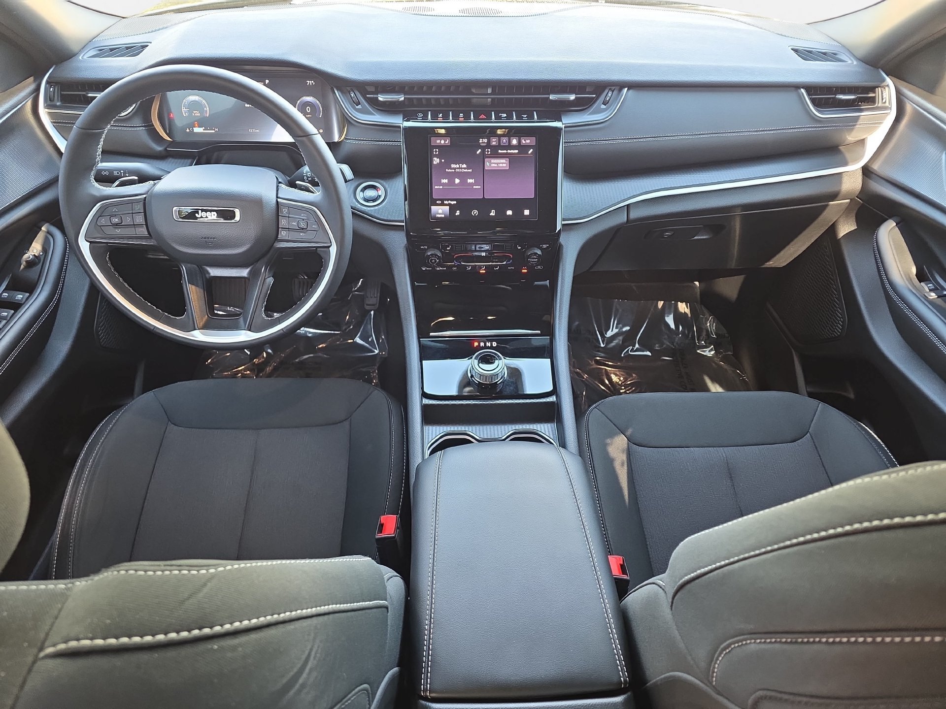 Used 2025 Jeep Grand Cherokee L Laredo w/ Luxury Tech Group I AWD/4WD image 9