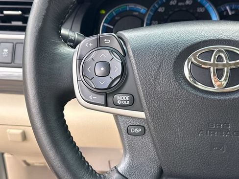 Used 2014 Toyota Camry XLE w/ Moonroof Package FWD image 33