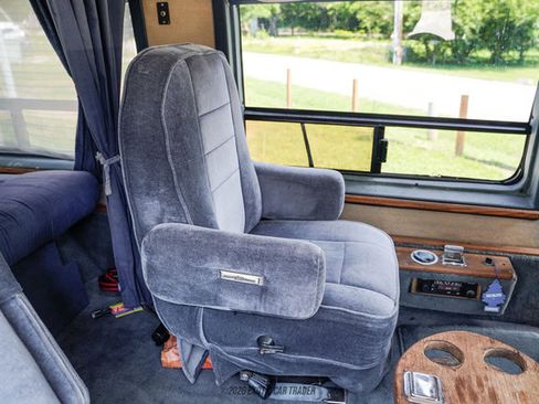 Used 1988 Chevrolet G20 RWD image 82