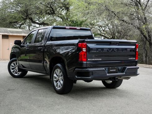 Used 2022 Chevrolet Silverado 1500 Custom image 3