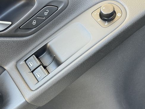 Used 2012 Volkswagen Golf 2-Door FWD image 13