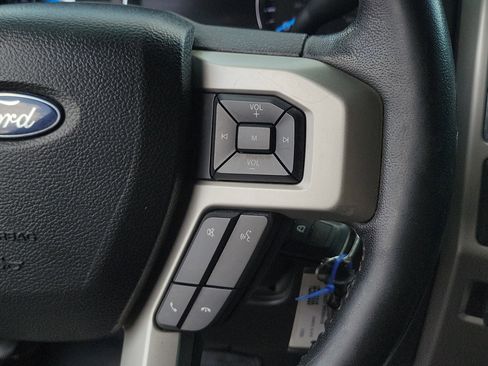 Used 2017 Ford F250 Lariat w/ FX4 Off-Road Package image 28