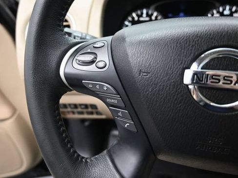 Used 2017 Nissan Pathfinder Platinum FWD image 6