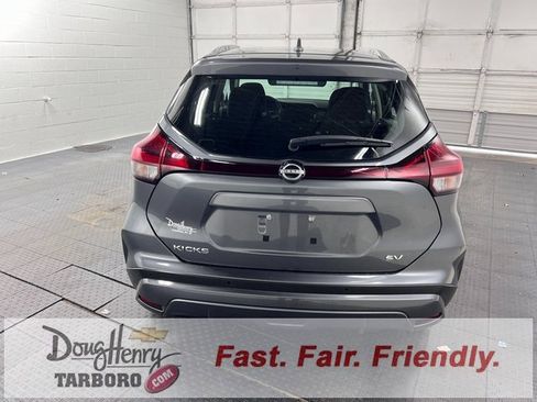 Used 2024 Nissan Kicks SV image 7