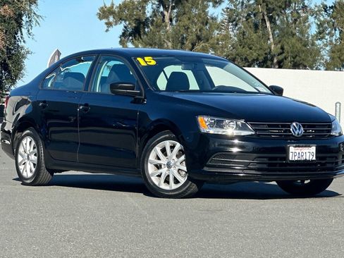 Used 2015 Volkswagen Jetta SE image 2